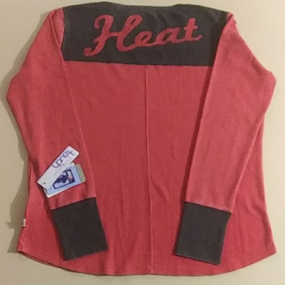 Touch by Alyssa Milano Miami Heat thermal top - Picture 2 of 8